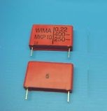 CONDENSADOR 220 NANOFARADIOS 400 V. 78